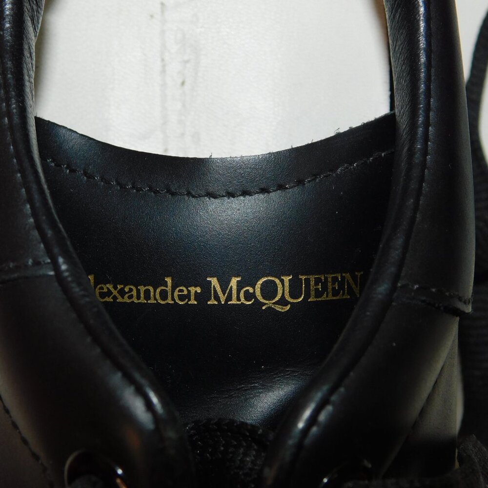 Alexander McQueen Women's Oversized Sneaker in Black Size 37 US Size 6 Leather - Picture 9 of 13